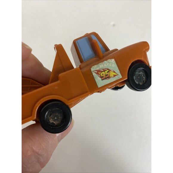 Disney Pixar Lot Of 2 Lightning McQueen Cars Diecast Tow Mater - Picture 12 of 13